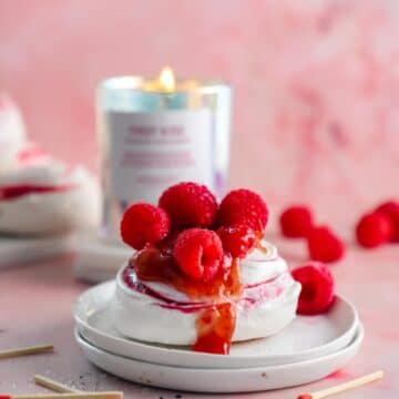 raspberry-praline-meringue