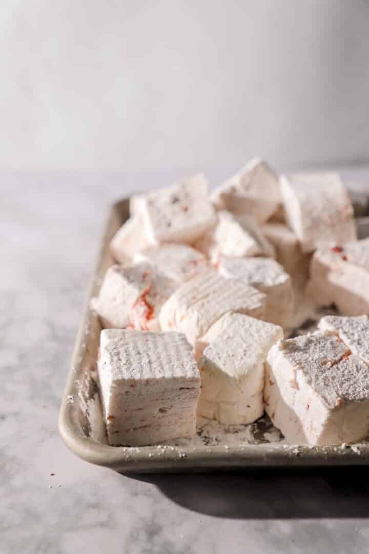 Homemade-strawberry-marshmallows