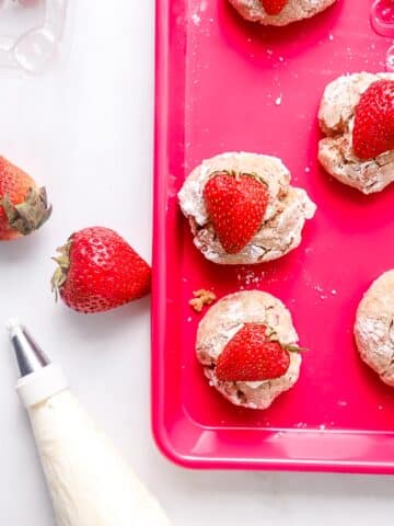 strawberry-and-cream-cookies
