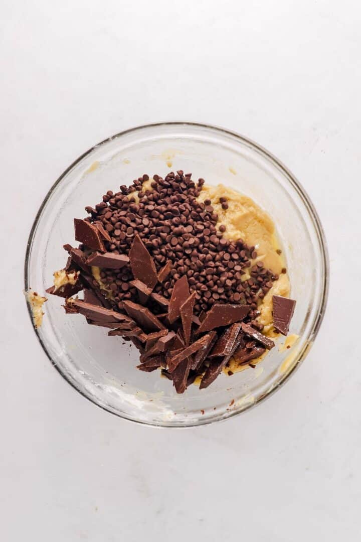 gluten-free-deep-dish-chocolate-chip-cookie-process-shot