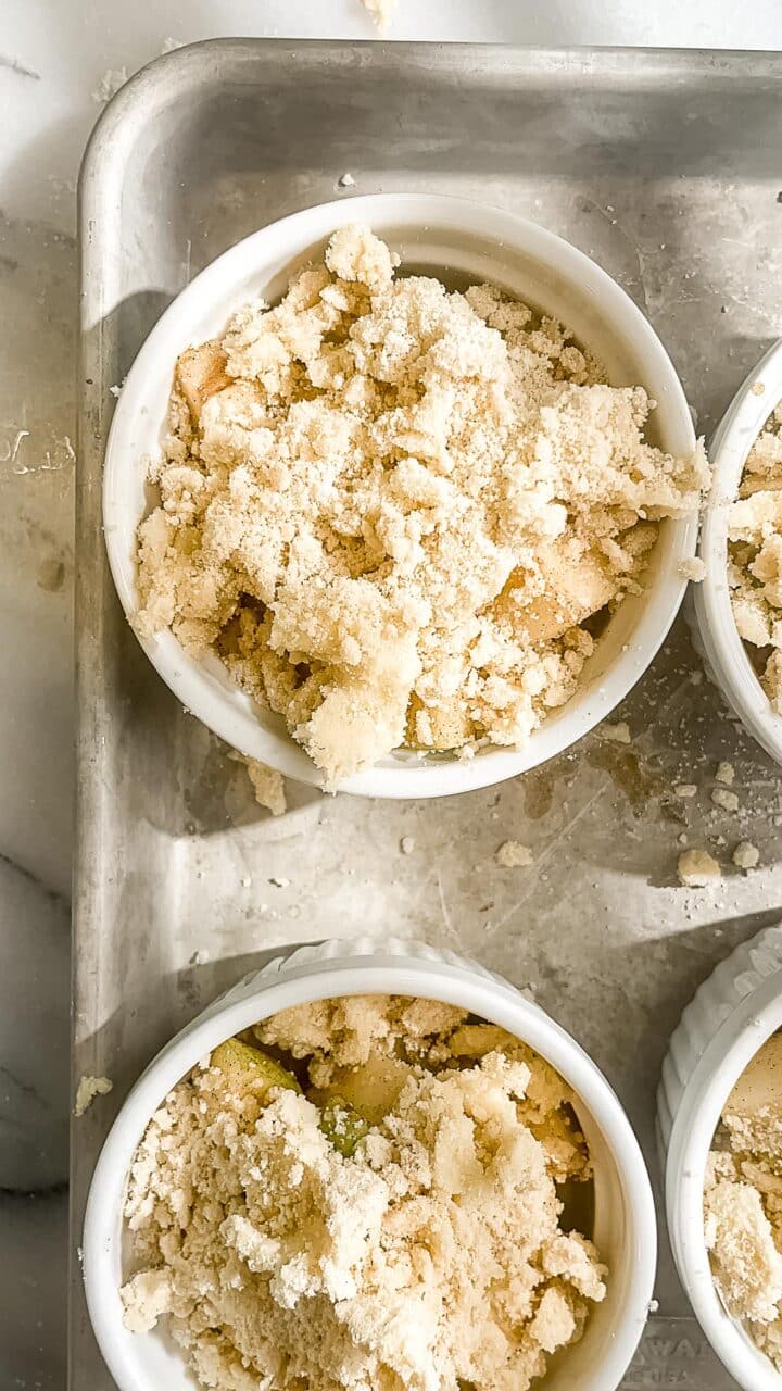 pear-crumble-topping