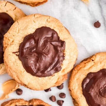 gluten-free-peanut-butter-cookies-with-chocolate