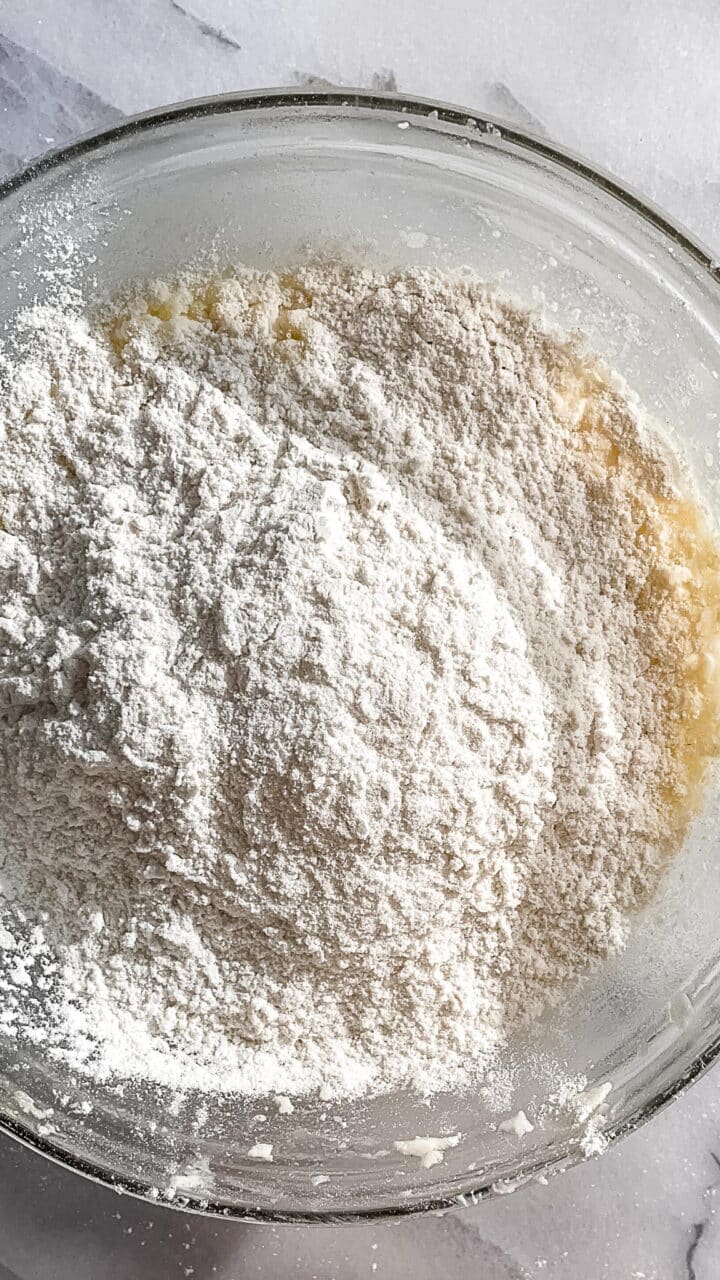 adding-gluten-free-flour-to-cupcake-batter