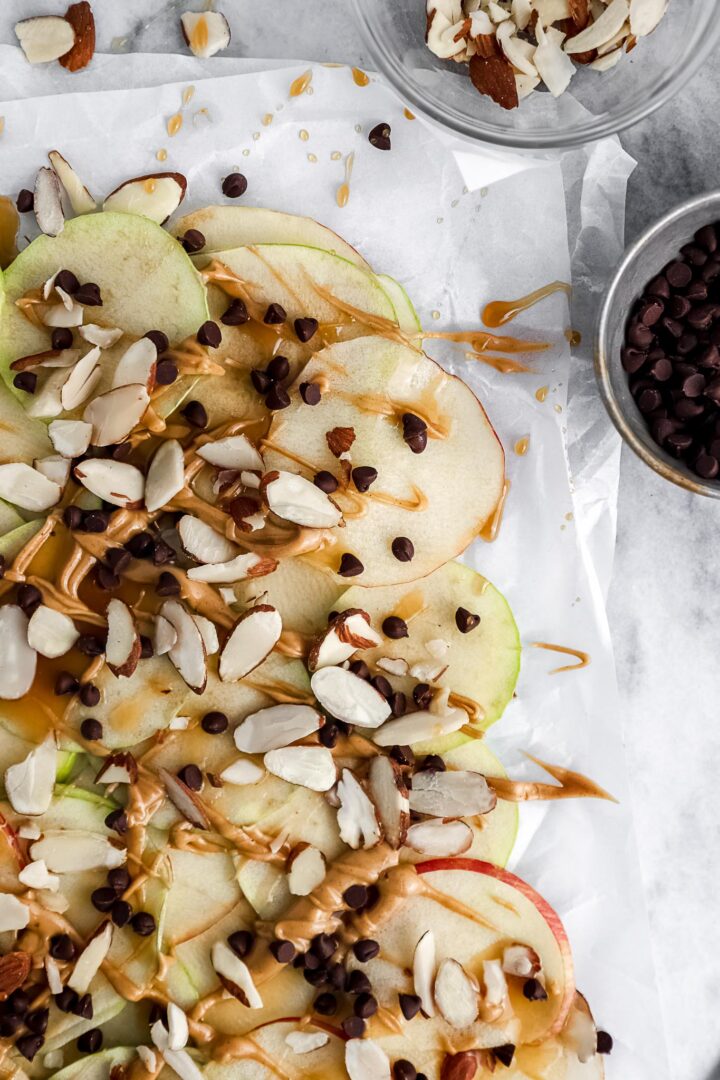 apple-nachos-with-peanut-butter-drizzle