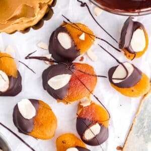 delicious-chocolate-dipped-apricots