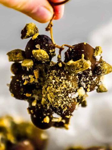 chocolate-covered-red-grapes-with-pistachios