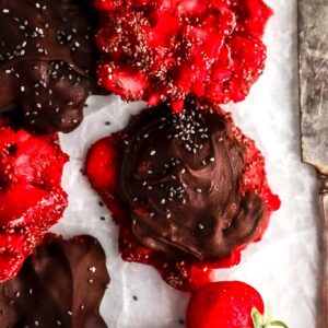 healthy-no-bake-chocolate-covered-strawberry-bites