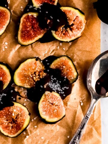 close-up-chocolate-covered-fig-flower-showing-texture-detail