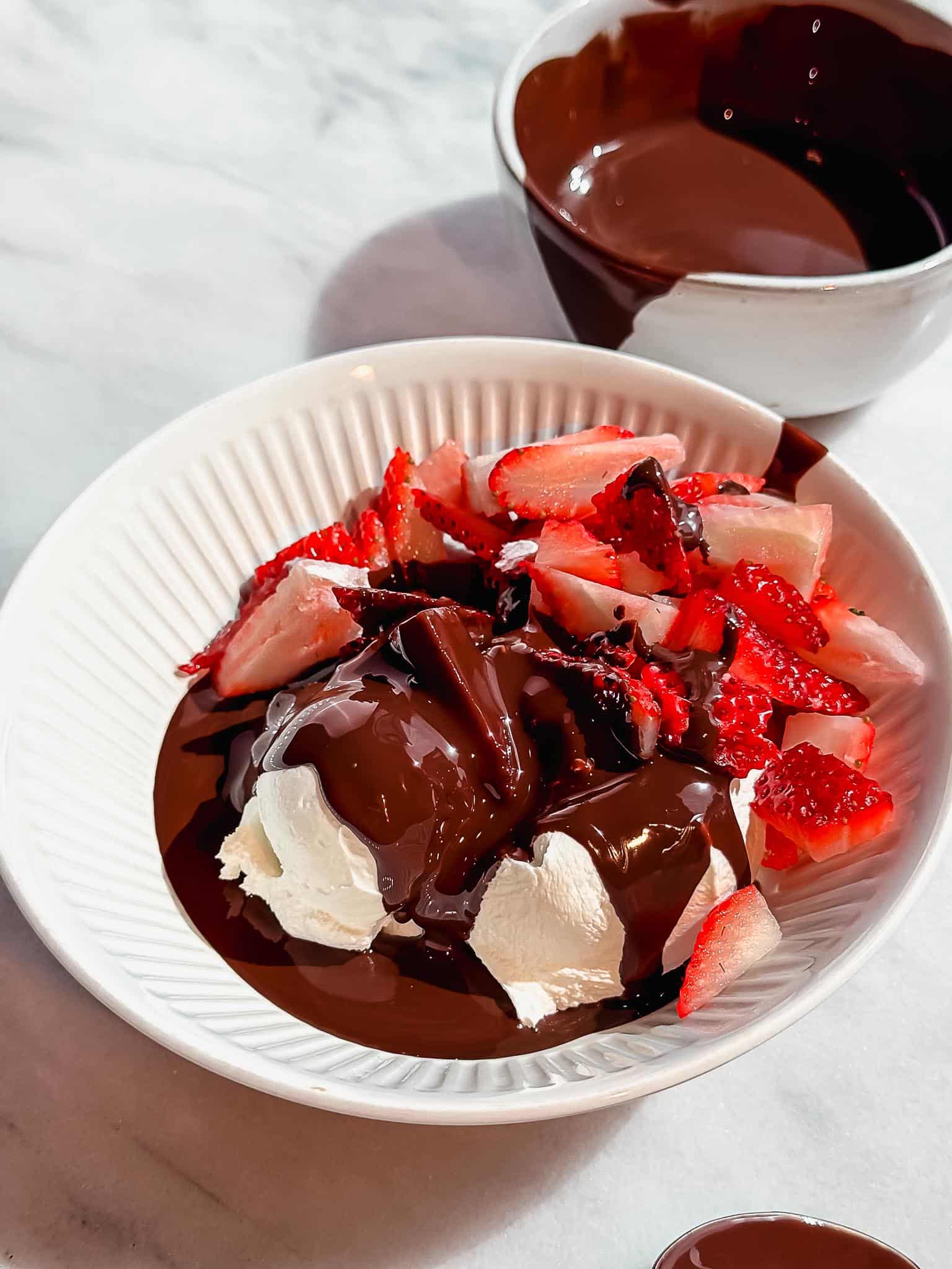 hocolate-strawberry-greek-yogurt-bowl-gluten-free